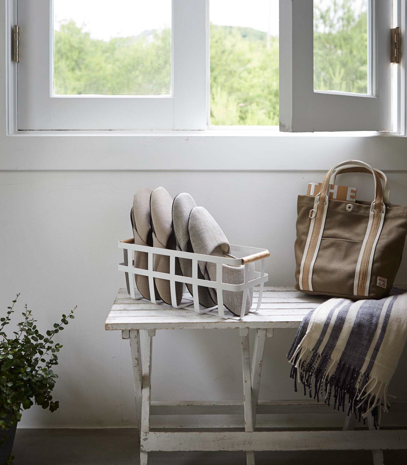 Colliam – Small Steel and Wood Basket - Colliam